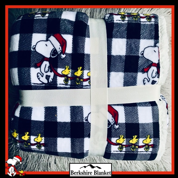 Berkshire Snoopy Plaid Christmas Sherpa Blanket - Picture 7 of 15